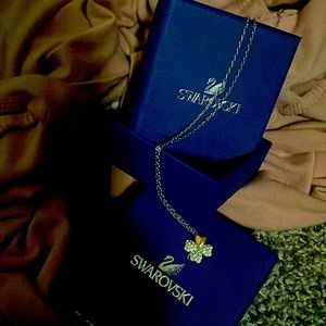 SWAROVSKI CRYSTAL Lucky Clover necklace with box EUC